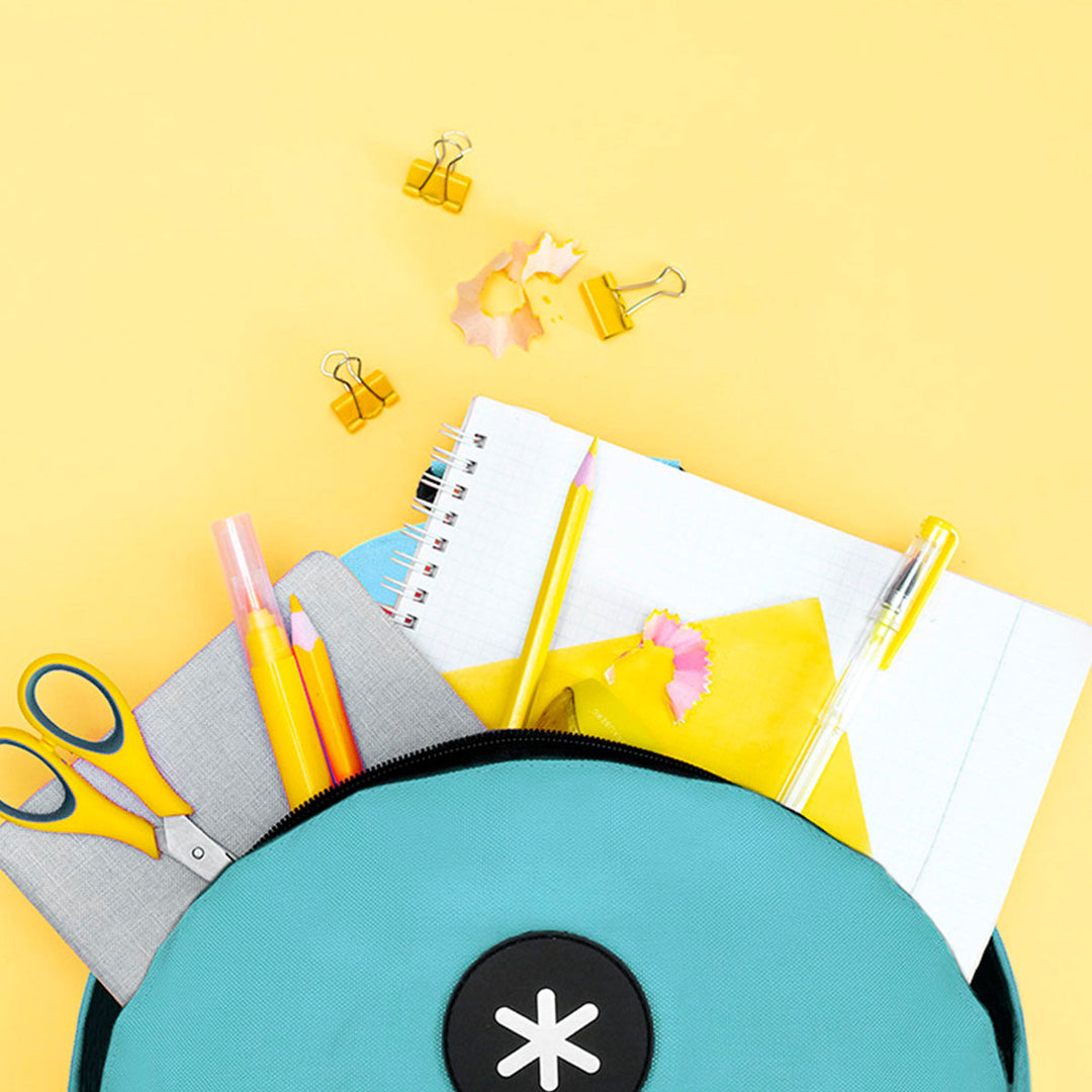 ANTARTIK - Mochila Escolar con Asas Acolchadas y Bolsillo Exterior. Azul Hielo