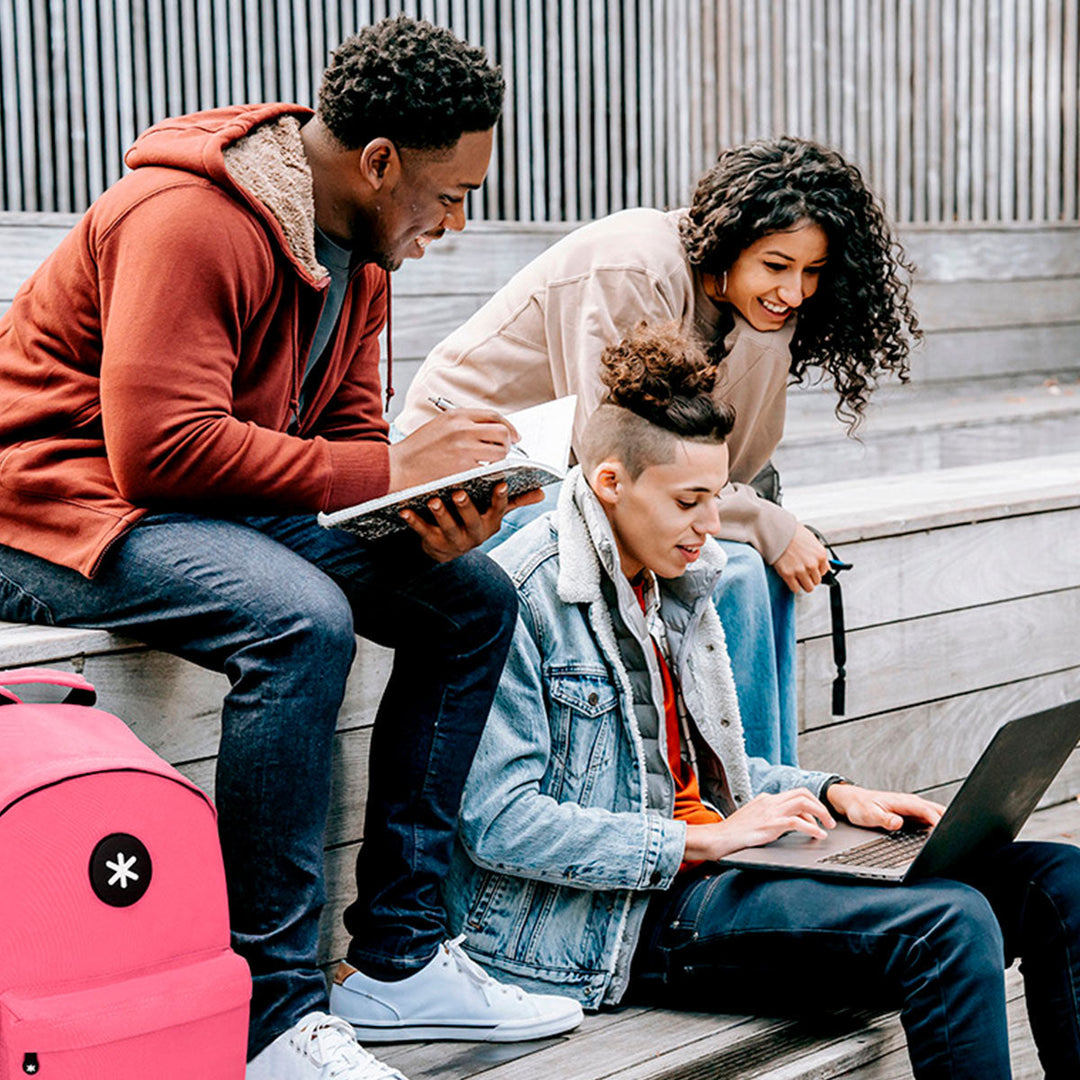 ANTARTIK - Mochila Escolar con Asas Acolchadas y Bolsillo Exterior. Coral